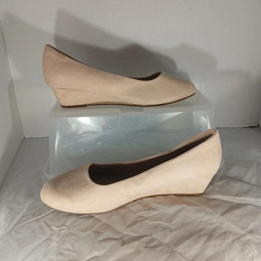 Dream Pairs Debbie-W Womens Nude Beige Faux‎ Suede Low Wedge Pumps Size 10